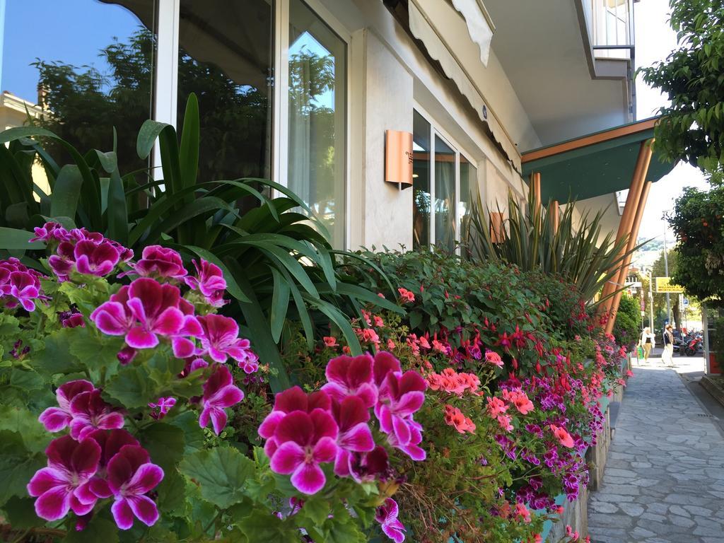 Hotel Baia Bianca Diano Marina Zewnętrze zdjęcie