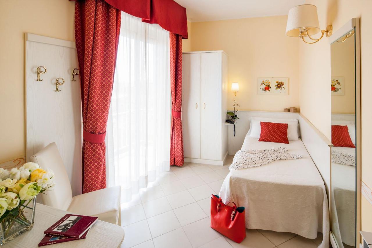 Hotel Baia Bianca Diano Marina Zewnętrze zdjęcie
